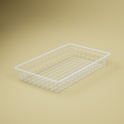 Vit trådkorg med rektangulär form placerad på en beige bakgrund.