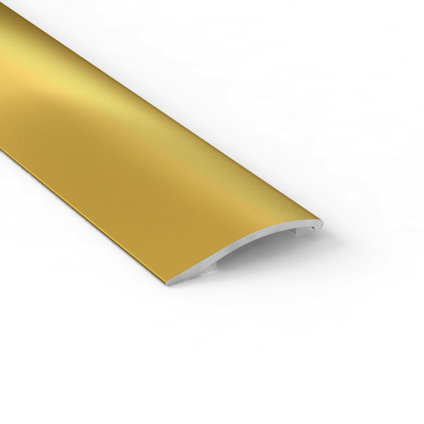 Guldfärgad aluminiumlist med en lätt böjd profil och fot som syns under.