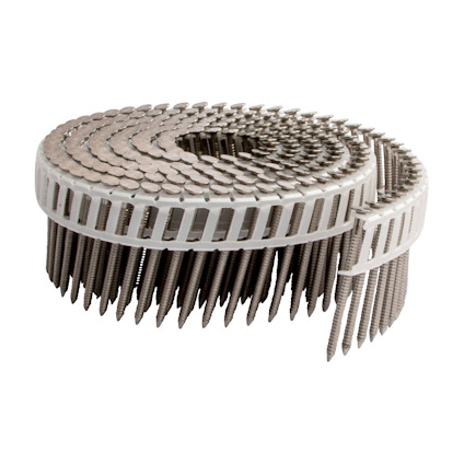 Spiralformad remsa med spikar, monterade i plastband. Spikarna är långa och har rundade huvuden.