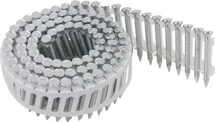 Spiralformad rulle med silverfärgade spik som hålls samman av vit plastband.