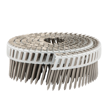 Spiralslinga med grå, ringformade spikar fastsatta i en vit plastkassett.