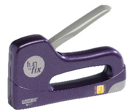 Lila häftpistol med texten "fun to fix" och "Rapid M10Y" samt grått handtag.