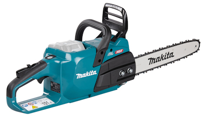 Blå och svart Makita kedjesåg med ett långt svärd och kedja. Handtag framtill och baktill, samt synlig logotyp.