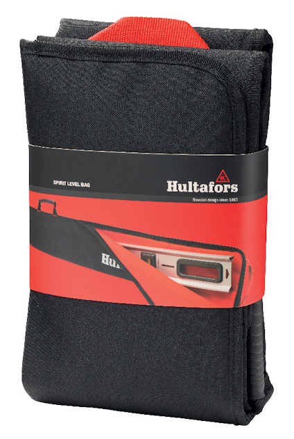 Svart och röd väska med texten "Hultafors Spirit Level Bag" och företagslogotyp.