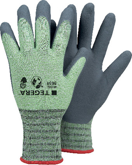 Montagehandskar i grön textil med mörkgrå nitrilbeläggning på handflatan och fingrarna. Märkta med logotyper och text.