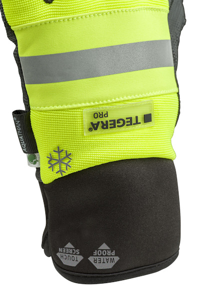 Arbetshandske med gult och svart material, reflekterande band och texten "TEGERA PRO" samt "WATERPROOF".