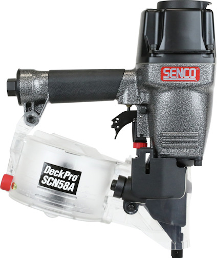 Spikpistol med svart och grått handtag. Märkt "Senco" och "DeckPro SCN58A".