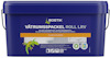 Blå förpackning med texten "VÅTRUMSSPACKEL ROLL LRV" från Bostik. Visar olika symboler och en grön gecko.