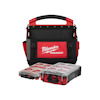 Svart och röd väska med handtag och text "Milwaukee Packout", samt tre genomskinliga sortimentboxar.