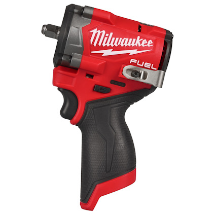 Röd och svart mutterdragare med texten "Milwaukee FUEL" på sidan.