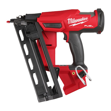 Röd och svart dyckertpistol med logotypen "Milwaukee" och texten "Fuel" på sidan.