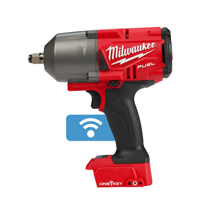 Röd och svart mutterdragare med logotypen "Milwaukee" och en One-Key-ikon för trådlös anslutning.