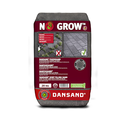 Grå förpackning med texten "NO GROW™" och "DANSAND JOINT FILLING SAND" samt en bild av stenläggning.