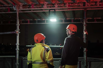 ARBETSLAMPA SHINY 5000 RE APP