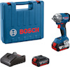 Verktygssats med blå Bosch-fodral, mutterdragare, laddare och två batterier märkta 18V.