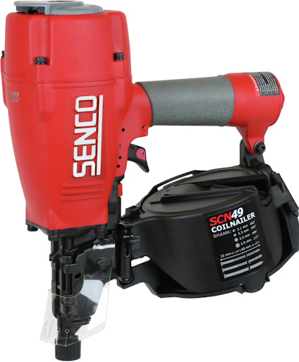 Spikpistol med röd och svart design, märkt "Senco" och "SCN49 Coilnailer".