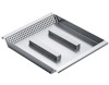 Rektangulärt, silverfärgat koltråg med perforerade kanter och två parallella metallstänger i botten.