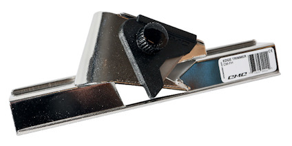 Fashyvel med metallkonstruktion och svart plasthandtag, etikett med texten "EDGE TRIMMER" och streckkod synlig.