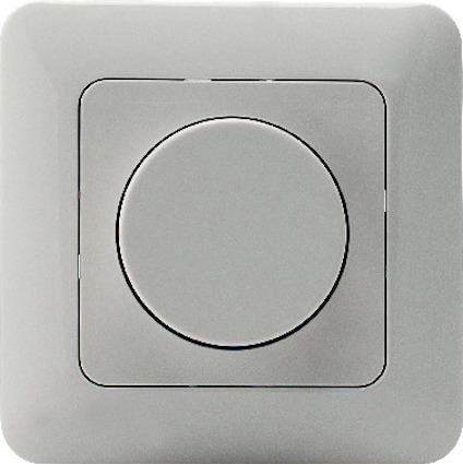 Väggmonterad dimmer i ljus färg med en rund justeringsknapp i mitten.