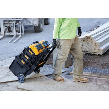 MULTILADDARE DCB104 4 PORTAR, 8 AH