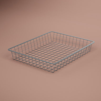 Silvrig trådkorg med rektangulär form och rutnätsdesign, placerad på en rosa bakgrund.