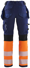 Arbetsbyxor med blåa och svarta partier samt orange reflexband på benen.