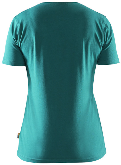 Grön t-shirt sedd bakifrån, utan tryck eller mönster.