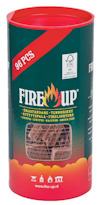 Cylindrisk förpackning med röda och gröna färger, märkt "FIRE-UP", innehållande små träbitar. Text: "96 PCS".