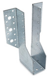 Metallfäste med flera hål, troligtvis för byggkonstruktion. Fästet har en vinklad form i galvaniserad metall.