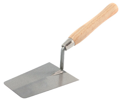 Rektangulär kakelslev med ett trähandtag och metallblad.