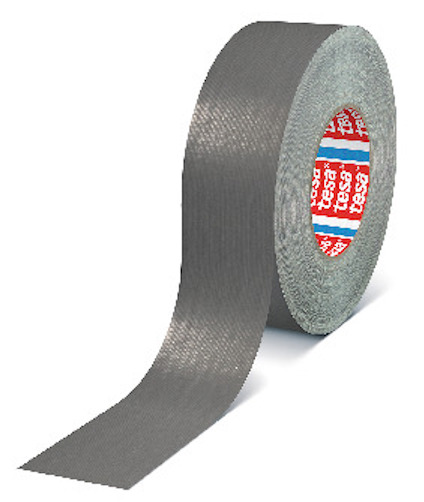 Rulle med silverfärgad byggtejp på vit bakgrund, synlig tesa-logotyp på rullen.