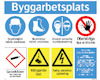 Skylt med olika säkerhetsanvisningar för byggarbetsplats, inklusive symboler för skyddshjälm, skyddsskor och varningar för hängande last.