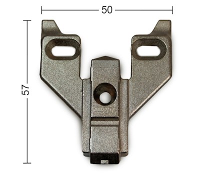 Metallbeslag med mått 50x57 mm.