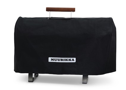 Svart skyddsöverdrag med handtag och synlig logotypen "MUURIKKA".