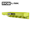 Grön hylla med fem svarta krokar, märkt med "RYOBI LINK" på framsidan.