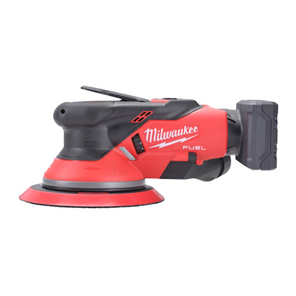 Röd och svart excenterslip med grepphandtag och batterifäste, märkt "Milwaukee Fuel".
