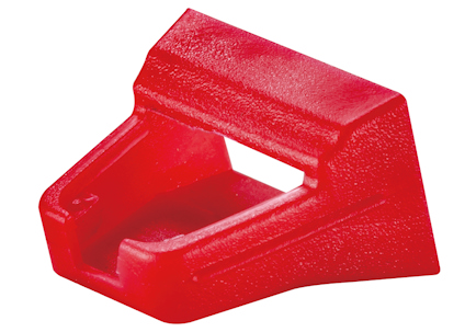 Röd plastadapter med vinklat, ihåligt centrum och öppning framtill.
