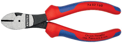 Sidavbitare med röd/blått handtag och texten "Knipex" samt specifikationer på ena skänkeln.