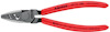 Röd presstång med svarta detaljer, märkt "KNIPEX" och "MADE IN GERMANY".