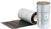 Två rullar av svart och silverfärgat membran uppbyggd av polyetenfolie, en upprullad och en delvis utrullad. Mataki Rolltite kan användas som fuktskydd och radonmembran.
