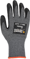 Arbetshandske i grått med svarta fingertoppar och orange kant. Text på handsken: "TEGERA ARC FLASH, NOMEX, SIZE 9, CUT E".