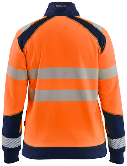 Orange och mörkblå jacka med reflexband runt midjan och över axlarna. Text "BLÅKLÄDER" på kragen.