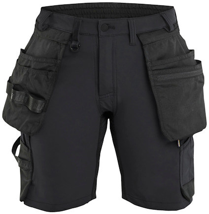 Svarta shorts med flera fickor och hällor för verktyg. Elastisk midja och en dold stängning framtill.