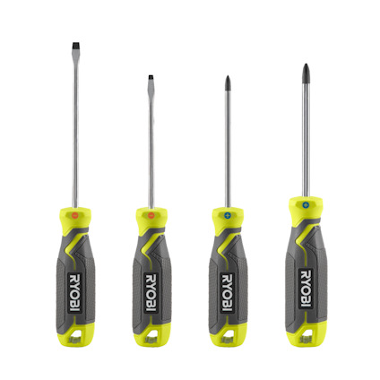 Fyra skruvmejslar med grå och grön handtag, varumärket "RYOBI" synligt på varje handtag.