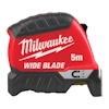 Rött måttband med vit text "Milwaukee Wide Blade 5m" och svart hölje.