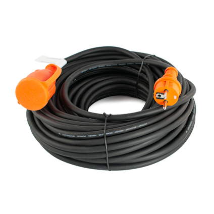 Svart förlängningskabel ihoprullad, med orangea stickproppar på båda ändar.