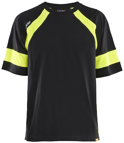 Svart t-shirt med neongula detaljer på axlar och ärmar.