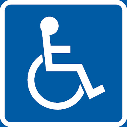Blå skylt med symbol för rullstol, vit figur i profil på en cirkel för funktionshinder.