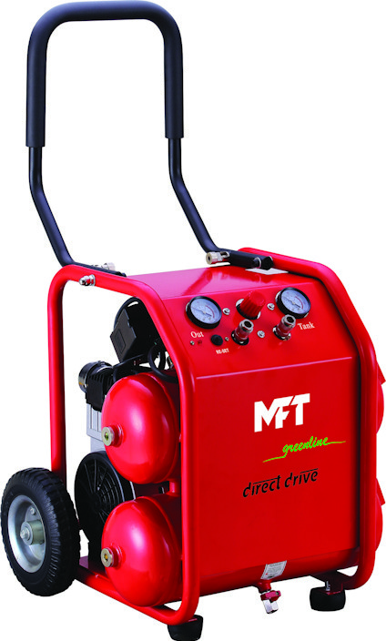 Röd kompressor med två mätare, handtag och hjul. Texten "MFT" och "direct drive" synliga.