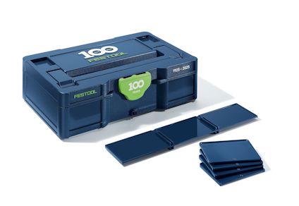 Blå Festool systainer med "100 years" logotyp och buntar av blå monteringsdelar bredvid.